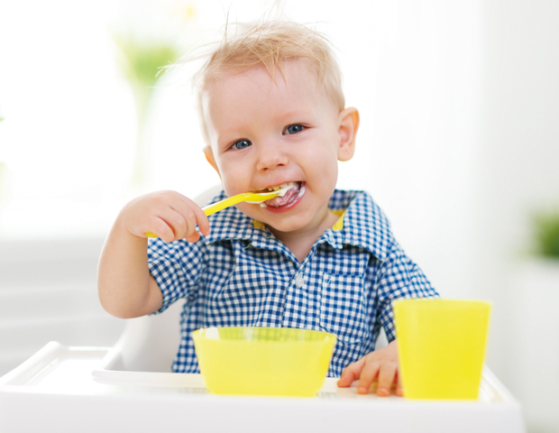 Weaning_baby feeding self_s.jpg